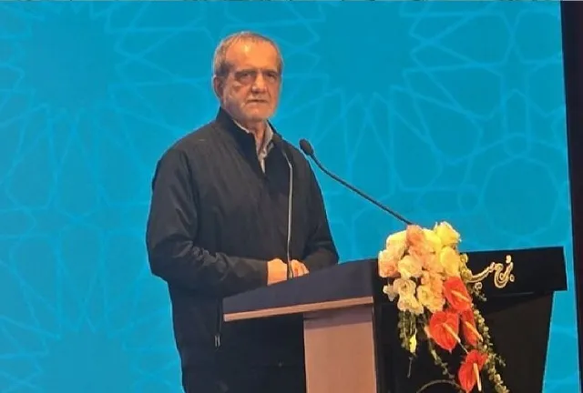 Image of Masoud Pezeshkian accompanying Donya-e-Eqtesad's report on his remarks