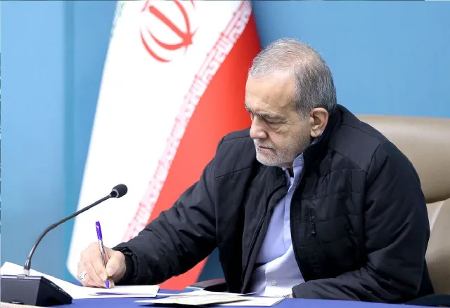 Image of Masoud Pezeshkian published with Donya-e-Eqtesad's report on the AI law